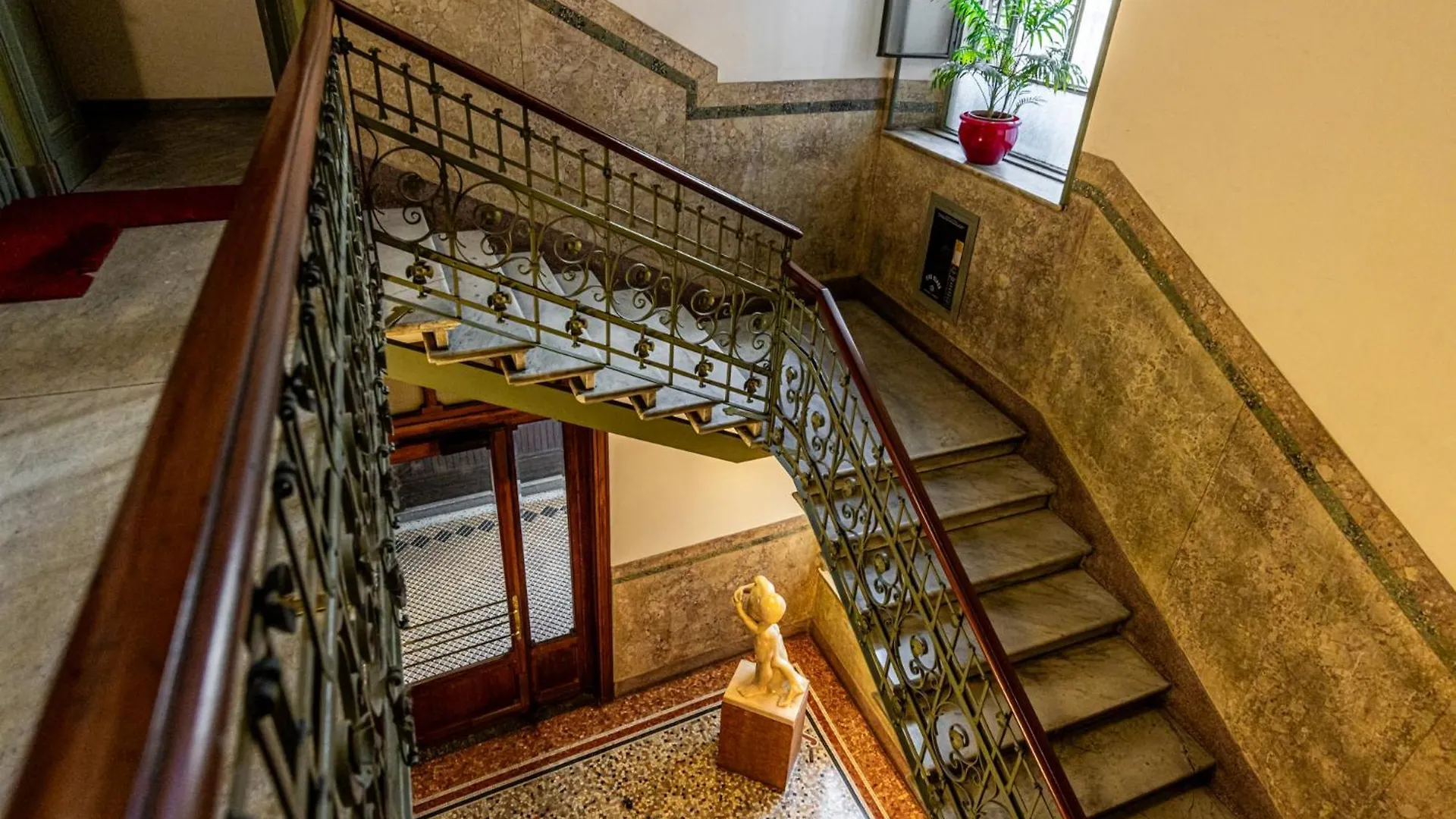 Luxury, Modern & Charming Apt Near Central Station Milan 0*,  Italy