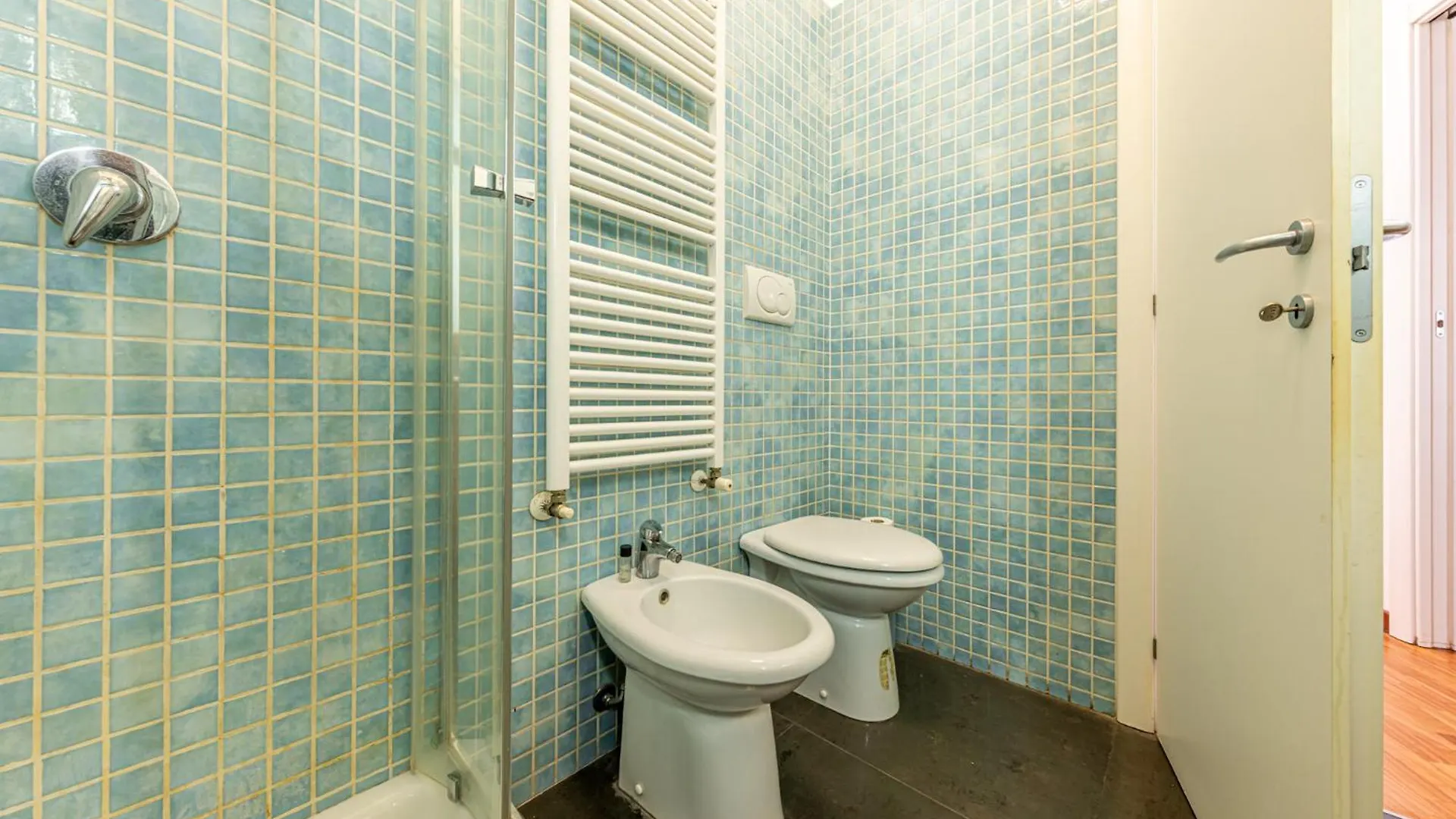 Apartment Luxury, Modern & Charming Apt Near Central Station Milan Italy