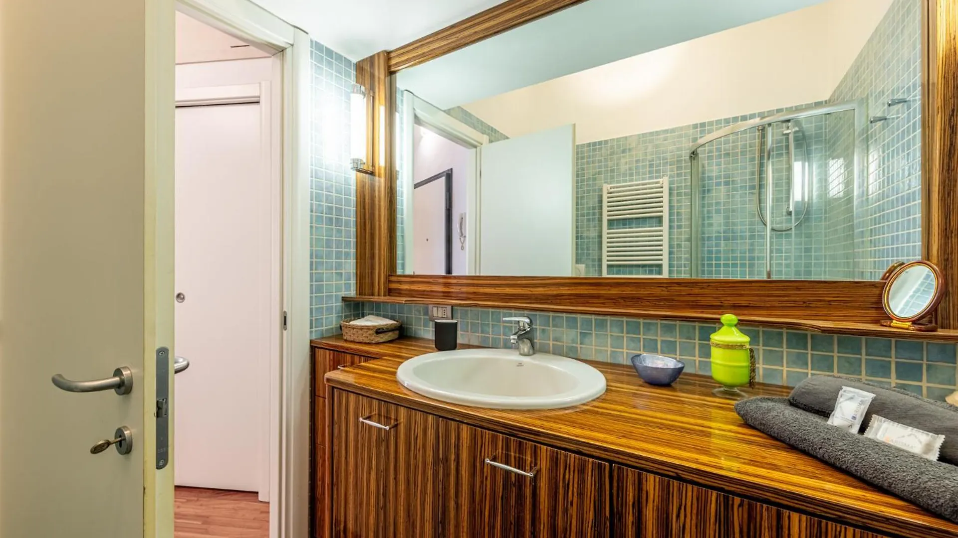 Luxury, Modern & Charming Apt Near Central Station Milan 0*,  Italy