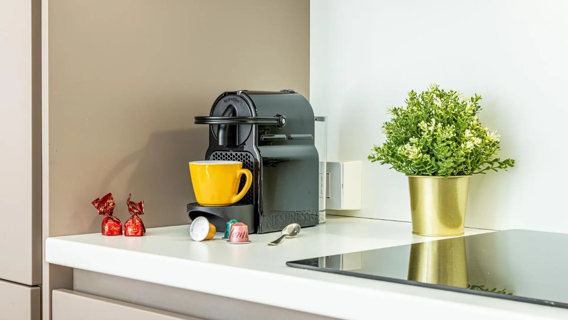 Luxury, Modern & Charming Apt Near Central Station Milan