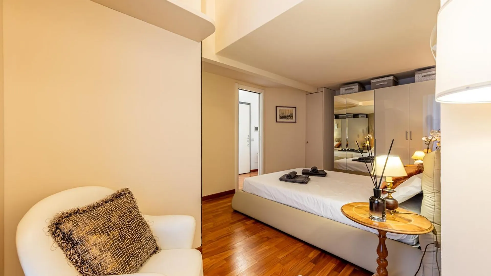 Luxury, Modern & Charming Apt Near Central Station Milan 0*,  Italy