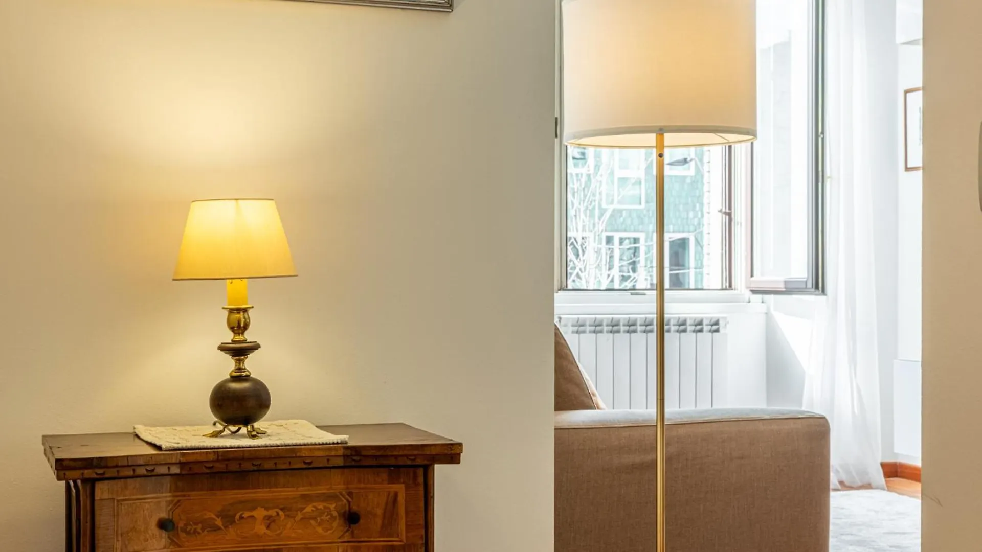 Luxury, Modern & Charming Apt Near Central Station Milan