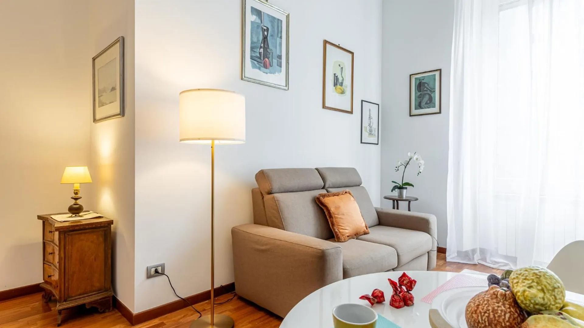 Apartment Luxury, Modern & Charming Apt Near Central Station Milan