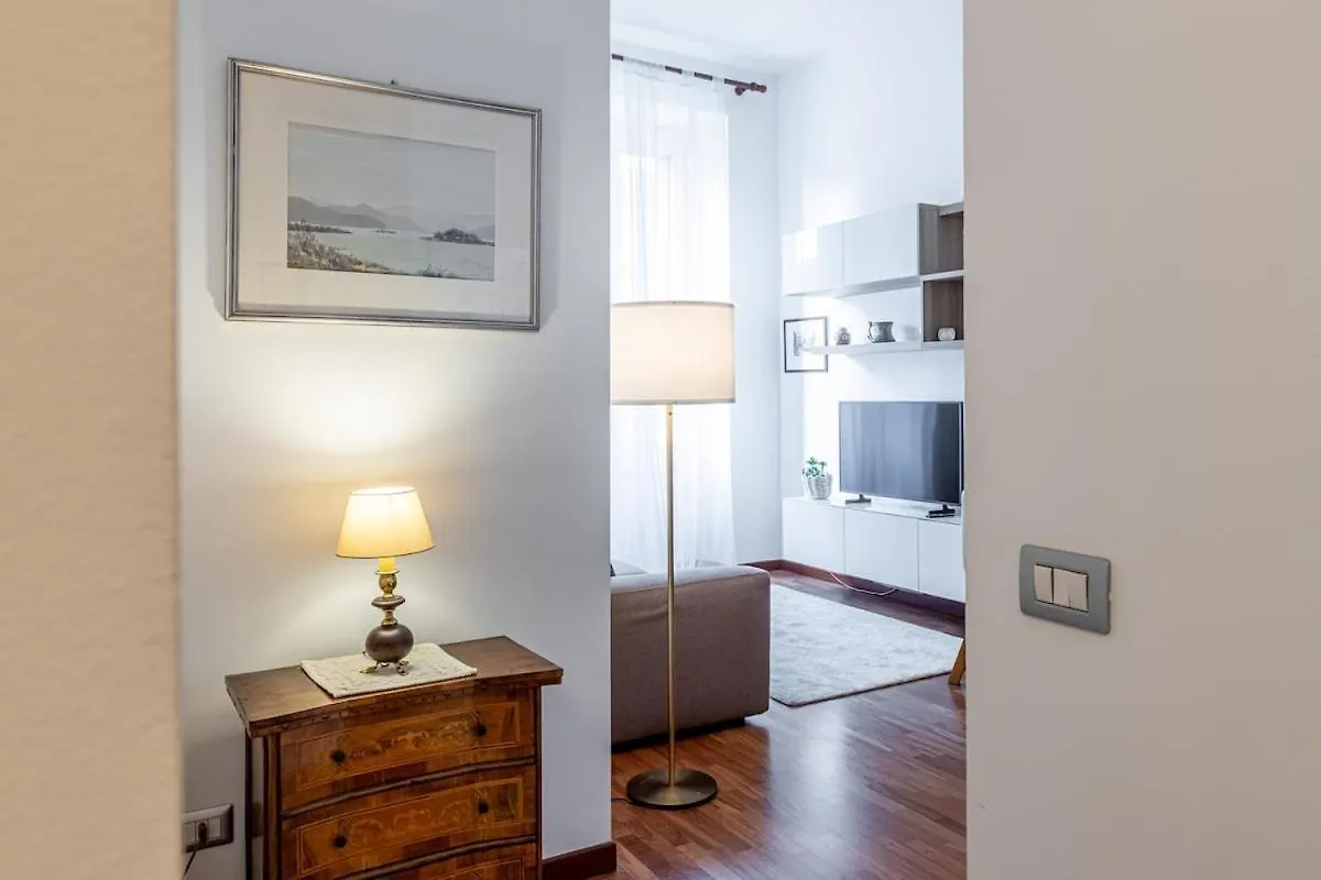 Luxury, Modern & Charming Apt Near Central Station Milan Italy