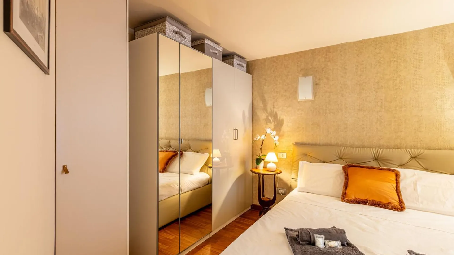 Apartment Luxury, Modern & Charming Apt Near Central Station Milan